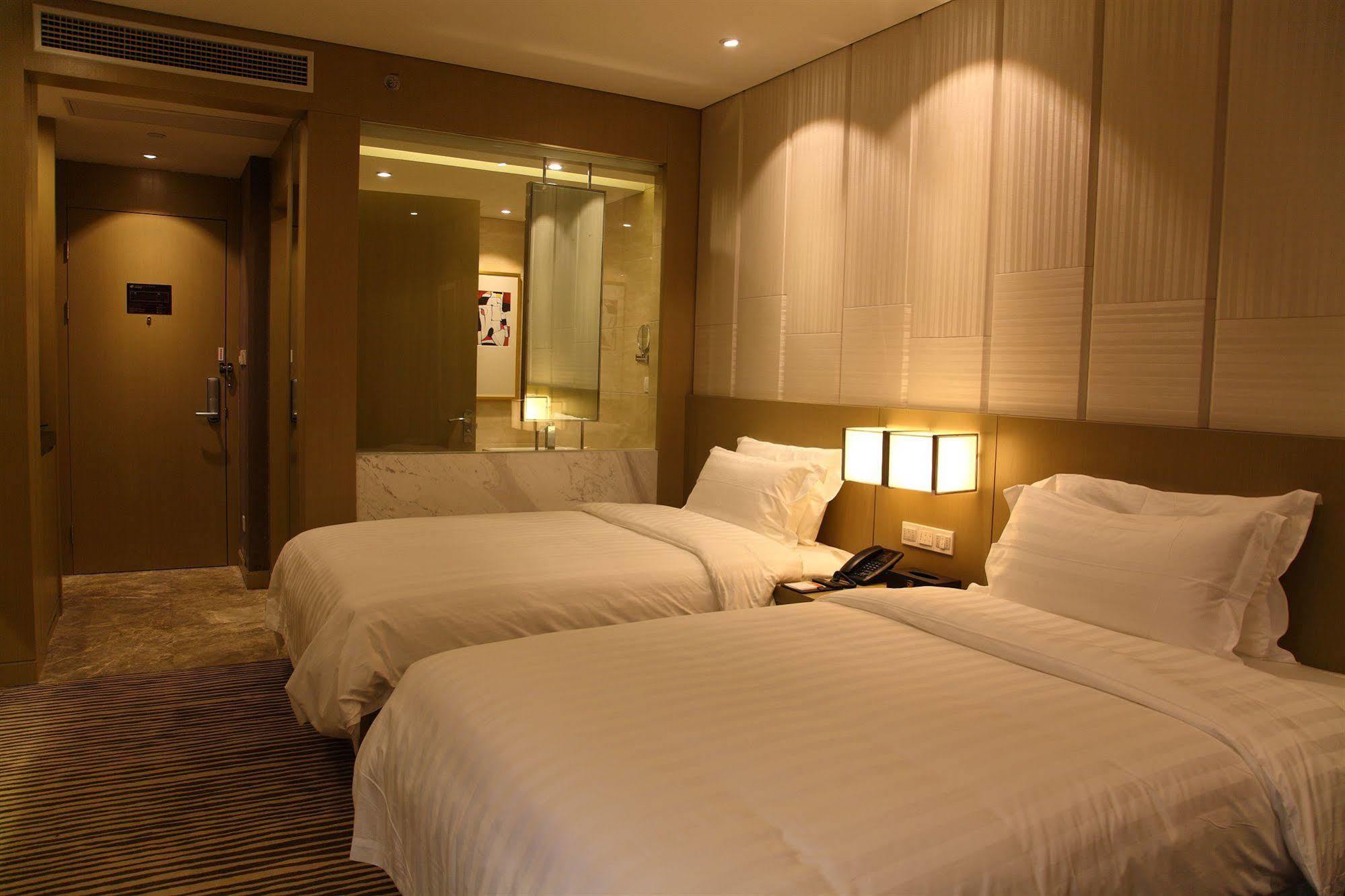 Lujiazui Rezen Hotel